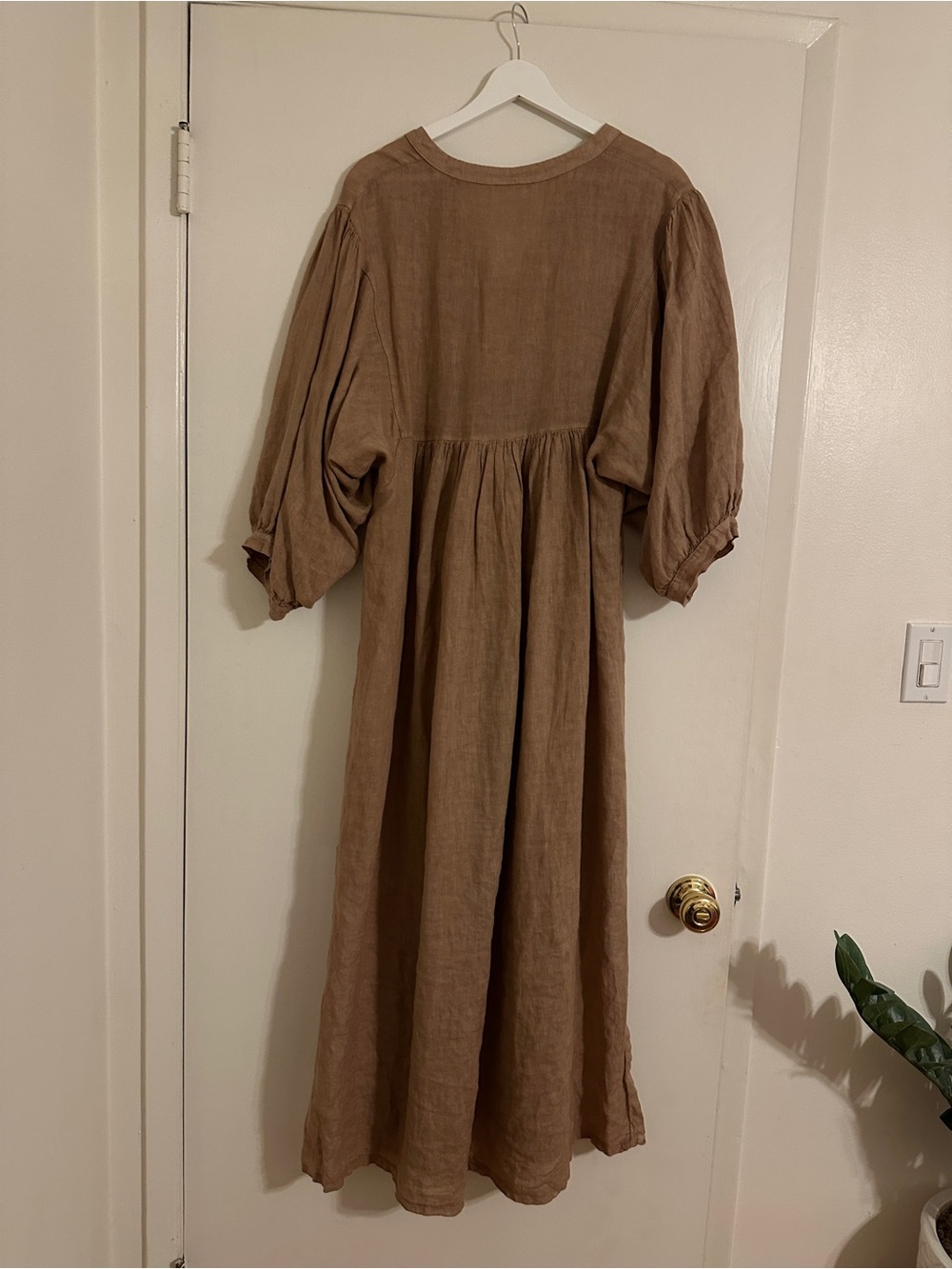 Beachwood Baby soft brown linen maxi dress one size fits all - Picture 4 of 4